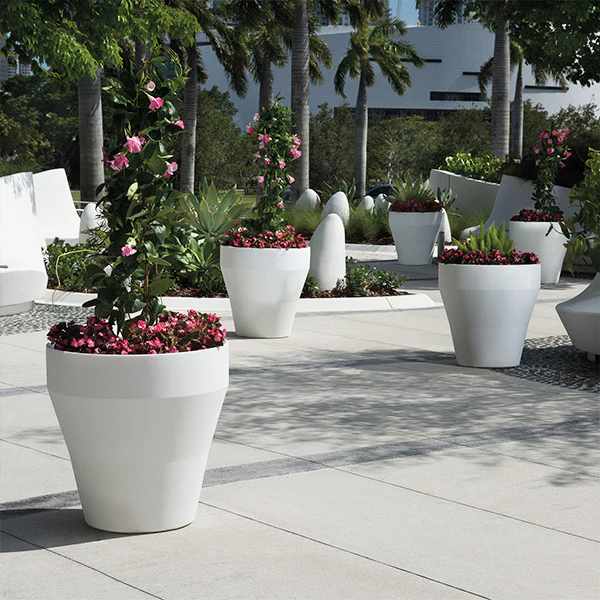 Crescent Garden Self-Watering Rim Planter - Image 8